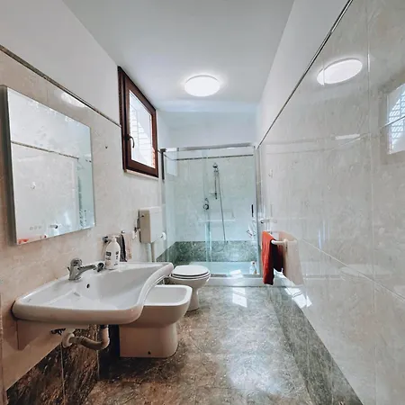 Apartment Finestra Su *