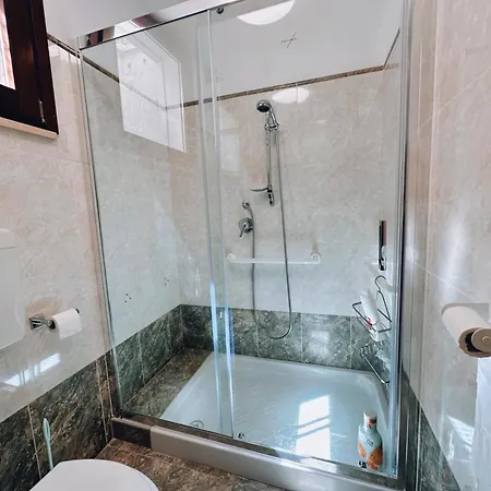 Apartment Finestra Su Villalago